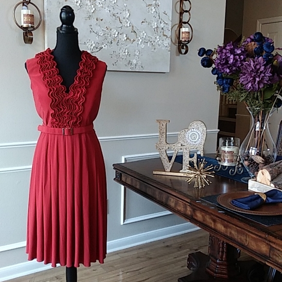 Adrianna Papell Ruffle Neckline belted Pleated Dress. Size 8 EUC - Picture 3 of 17